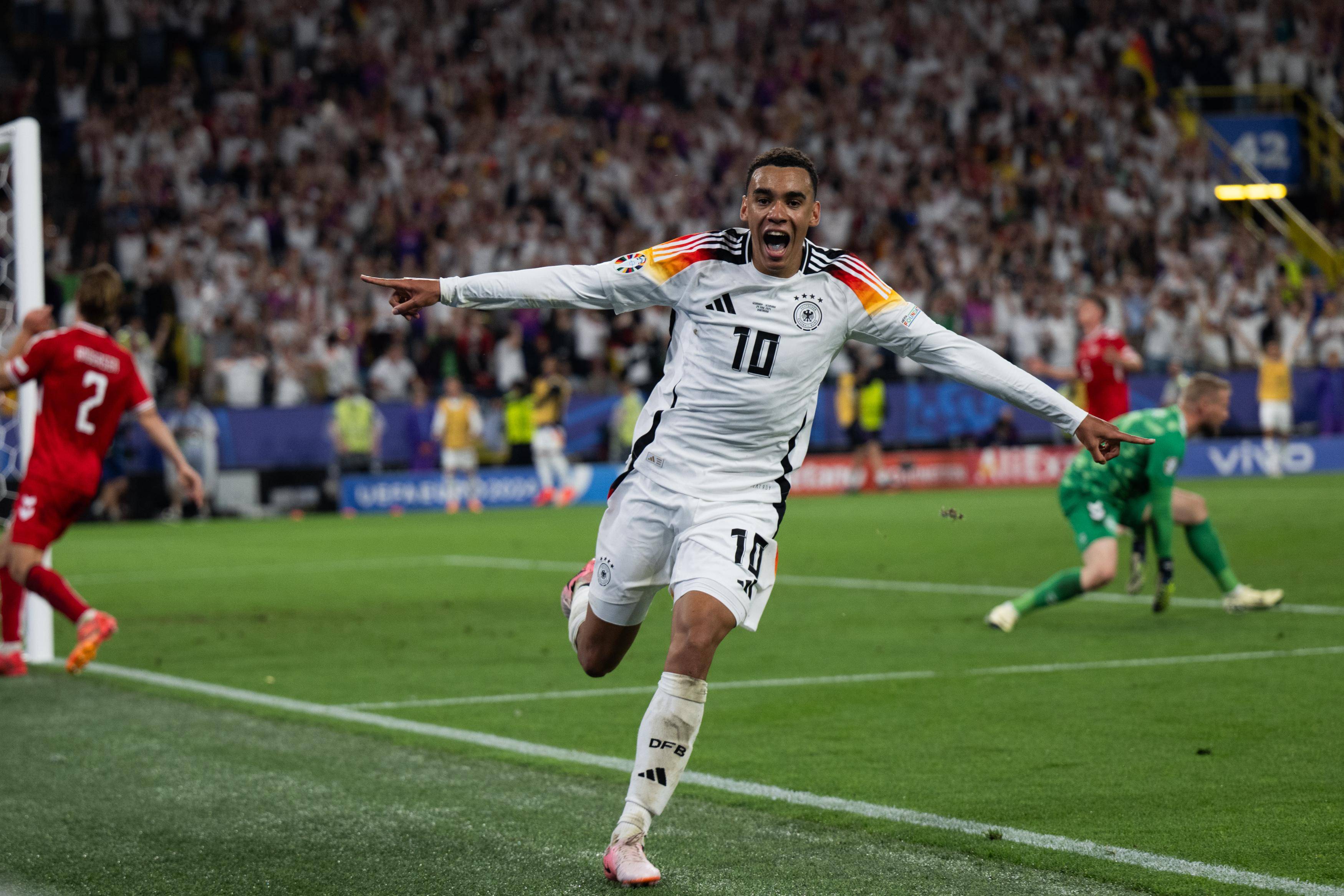 通过短传和 通过短传和